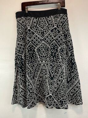 Banana Republic Black & White Geometric A-Line Skirt